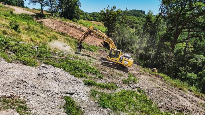 Terrassement de tous types de terrains.